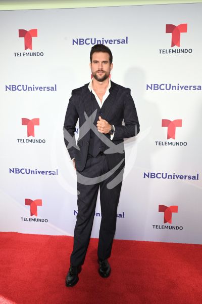 Clovis Niewnow en upfront