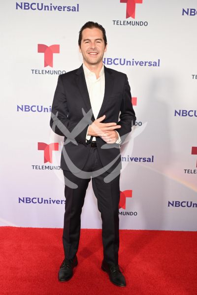 Julio Vaqueiro en. upfront