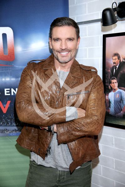 Julián Gil ya juega El Quinto Partido