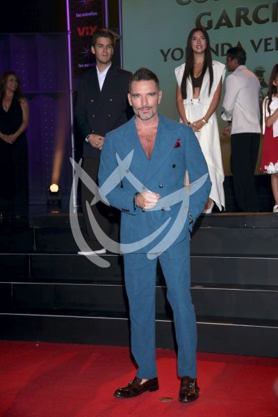 Julián Gil Tan Cerca de Ti