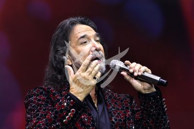 Marco Antonio Solís canta Gratitud