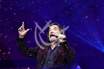 Marco Antonio Solís canta Gratitud