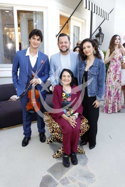 Dolores con Pablo, Gerardo y Lupita