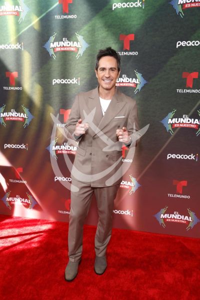 Mauricio Ochmann y Jacqueline Bracamontes es EMEN