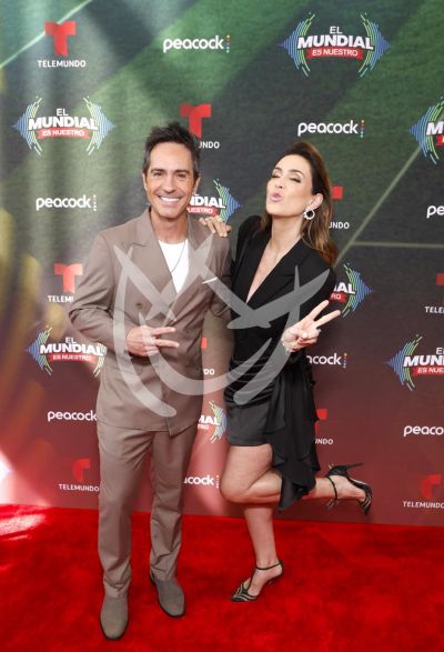 Mauricio Ochmann y Jacqueline Bracamontes es EMEN