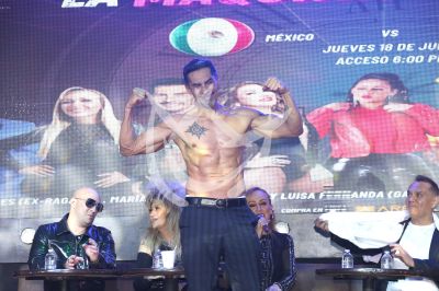 Charly López ¡sin camisa! y más en La Máquina del Tiempo