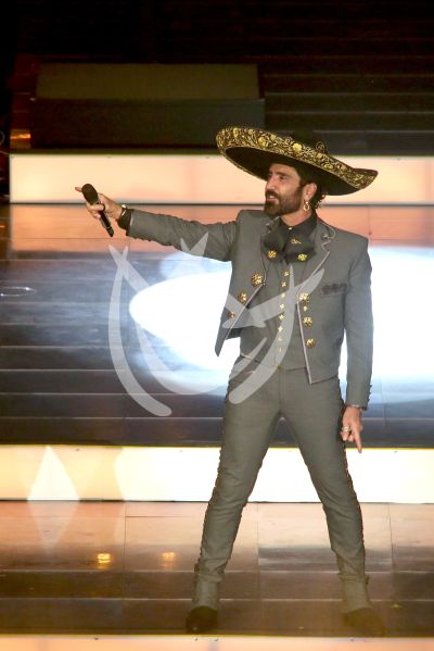 Alejandro Fernández en Vibra México