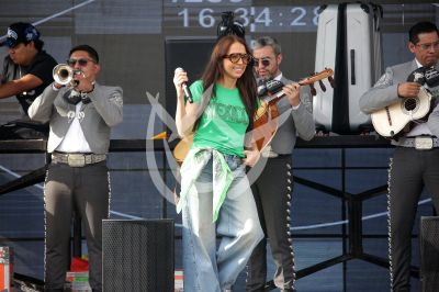 Majo Aguilar canta al Mundial