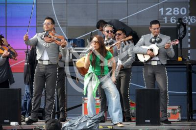 Majo Aguilar canta al Mundial