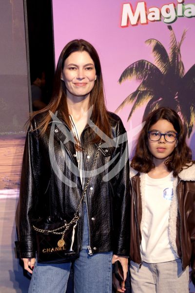 Natalia Subtil e hija on Ice