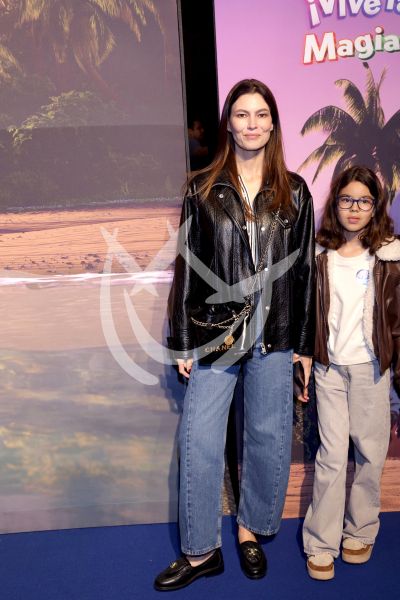 Natalia Subtil e hija on Ice