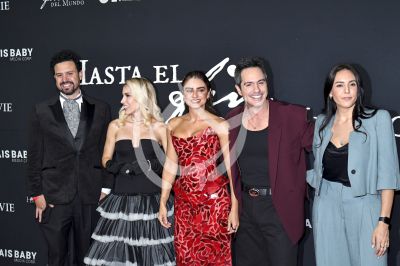 Aislinn Derbez y Mauricio Ochmann Hasta el Fin