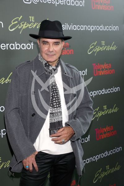 Mauricio Islas hace click