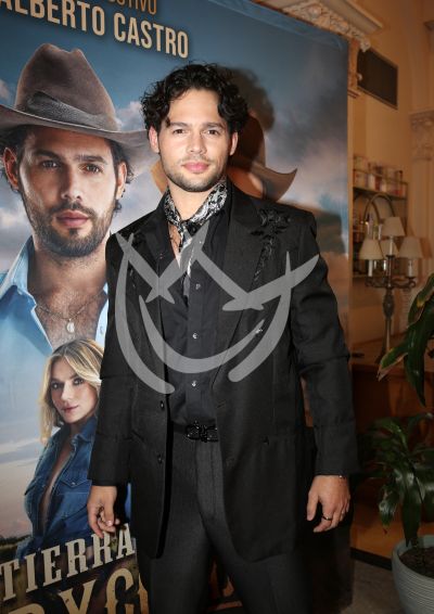 Emmanuel Palomares en Tierra Amor y Coraje