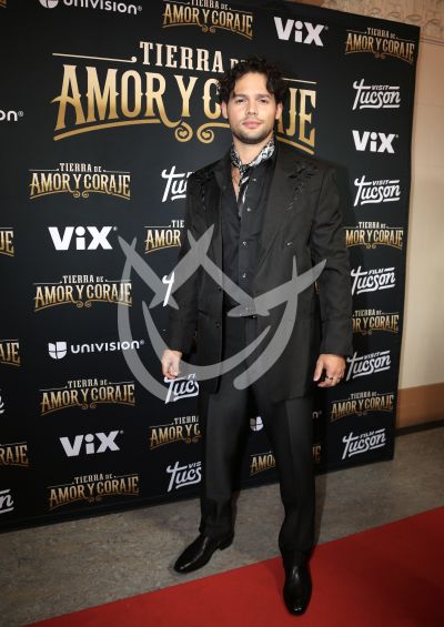 Emmanuel Palomares en Tierra Amor y Coraje