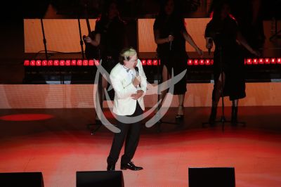 Cristian Castro te canta sus Éxitos