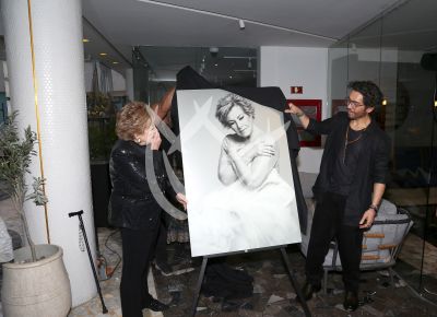 Maxine Woodside en Formas