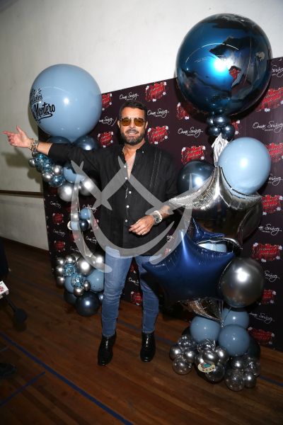 Pablo Montero cumple con Perfume