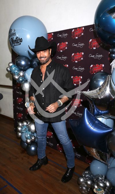 Pablo Montero cumple con Perfume