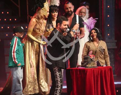 Pablo Montero cumple con Perfume