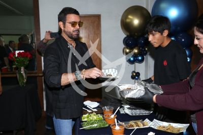 Pablo Montero cumple con Perfume