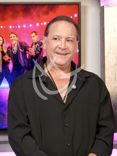 Roy Rosello con Menudo 50