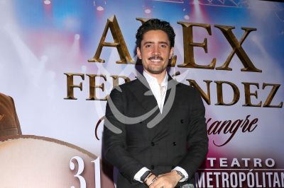 Alex Fernández le canta a su Sangre
