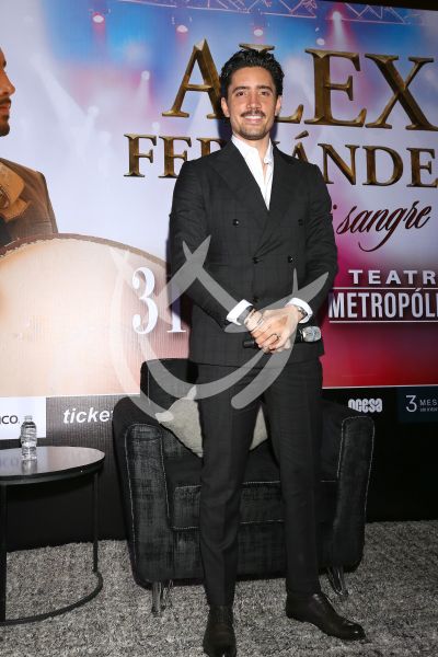 Alex Fernández le canta a su Sangre