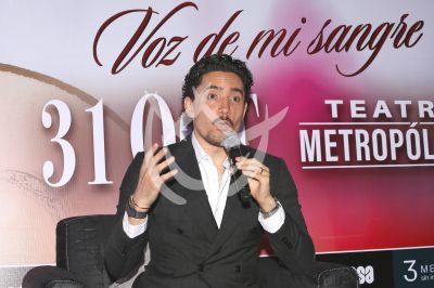 Alex Fernández le canta a su Sangre