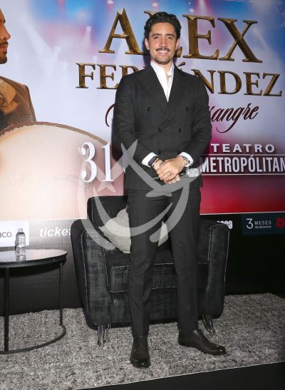 Alex Fernández le canta a su Sangre