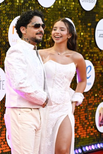 Christian Nodal y Ángela Aguilar en PJ 2026