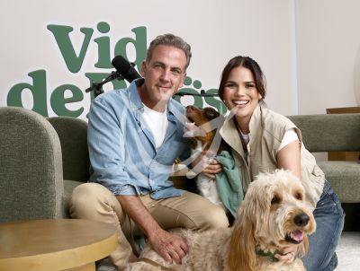 Karina Banda y Carlos Ponce tienen Vida de Pelos