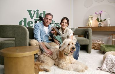 Karina Banda y Carlos Ponce tienen Vida de Pelos