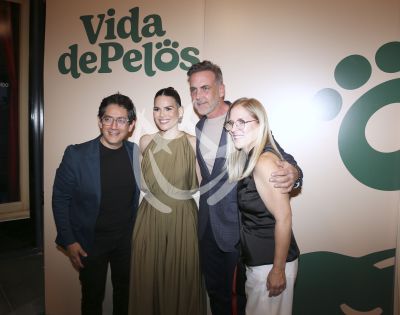 Karina con Carlos y la suegra