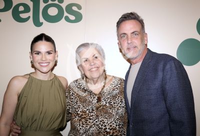 Karina con Carlos y la suegra de Pelos