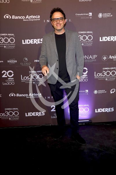 Fernando Rovzar con los 300