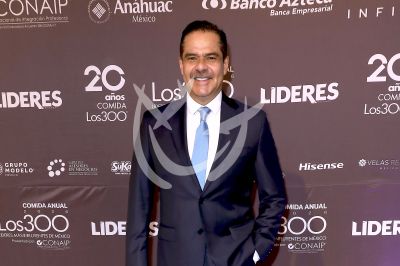 Javier Alatorre con los 300