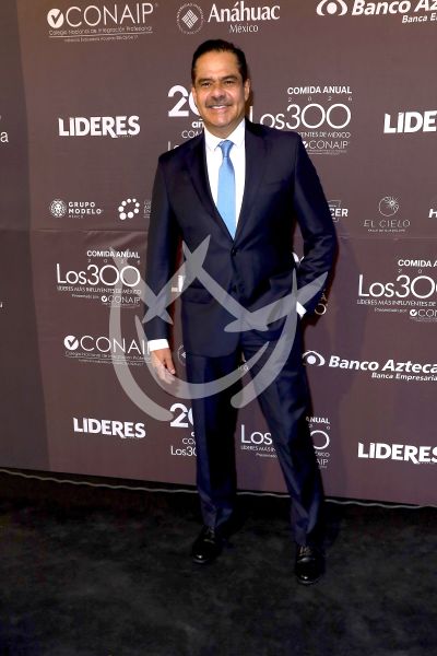 Javier Alatorre con los 300