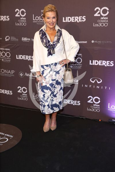 Raquel Besudo con los 300