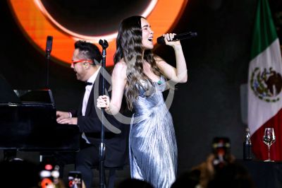 Belinda con los 300