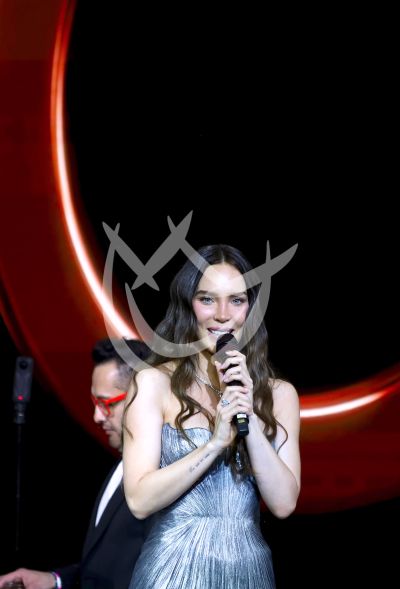 Belinda con los 300