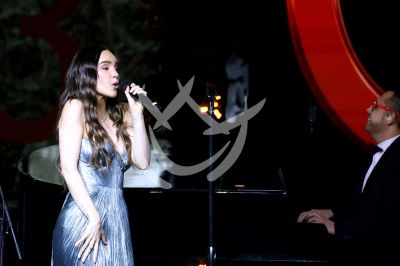 Belinda con los 300