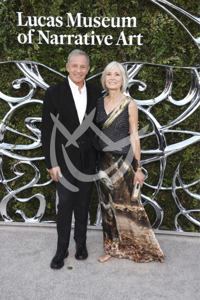 Bob Iger y esposa