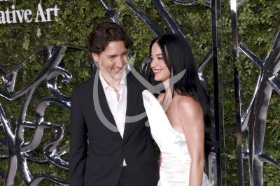 Justin Tredau y Katy Perry en el Lucas Museum