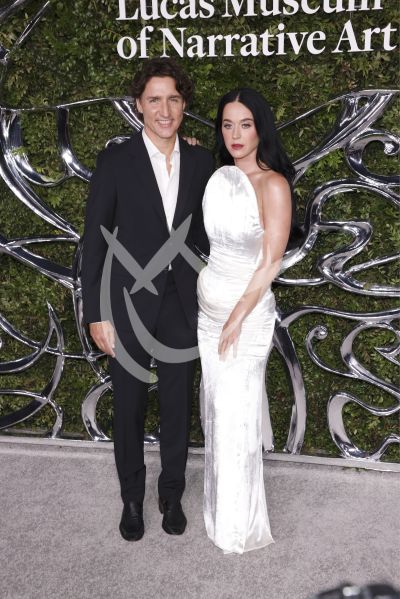 Justin Tredau y Katy Perry en el Lucas Museum