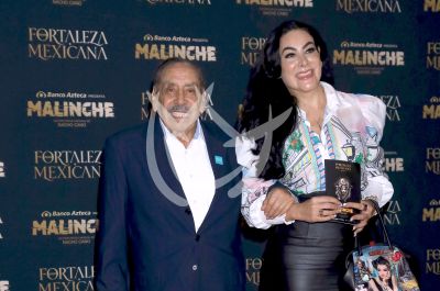 Lalo El Mimo con La Malinche