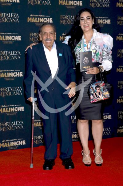 Lalo El Mimo con La Malinche