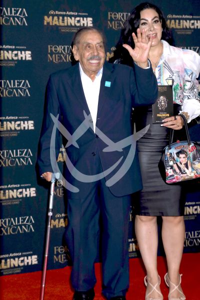 Lalo El Mimo con La Malinche