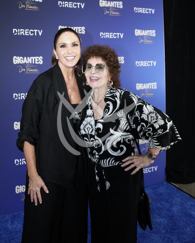 Lucero y mamá con Gigantes
