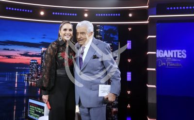 Lucero y Don Francisco son Gigantes